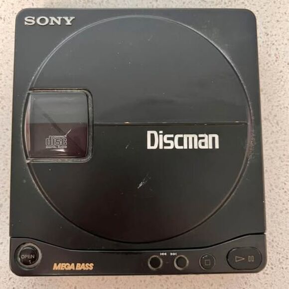 Sony D-9 Discman Mega Bass Vintage CD Compact Disc Player - Picture 1 of 5